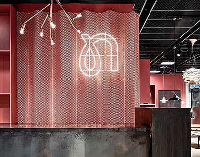 Почему молоко убегает при нагреве, а вода  нет: что происходит в кастрюле